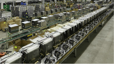 CADENA DE MONTAJE DE SILANOS EN MILÁN (ITALIA) FÁBRICA DE SILANOS